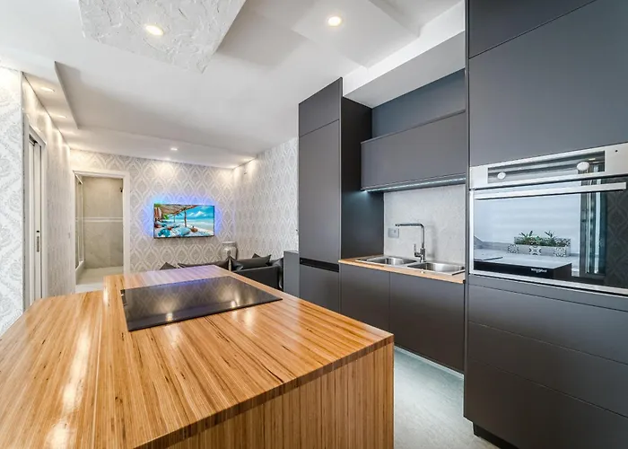 Red Velvet Desire- Premium 2br *