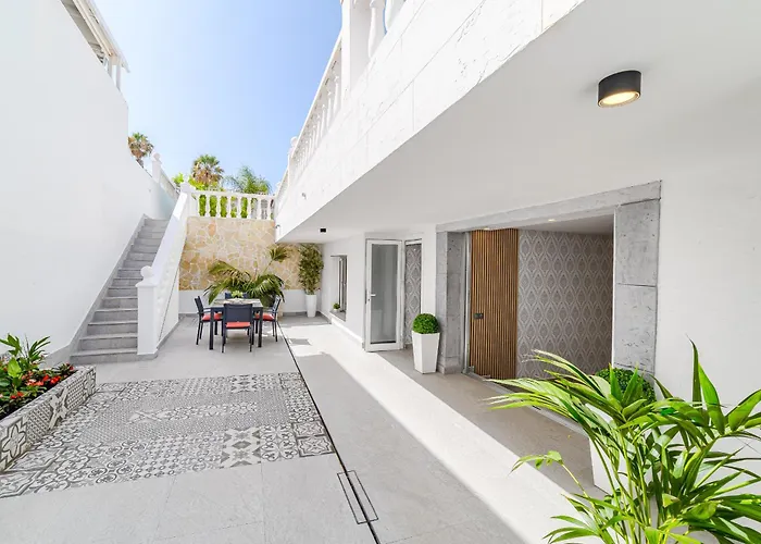 Red Velvet Desire- Premium 2br Appartement *